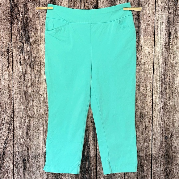 Chicos perfect stretch capris - Picture 1 of 5